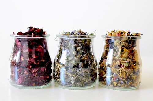 藥學(xué)博士 護膚品中 xx植物提取物 究竟是什么 真實內(nèi)幕揭秘